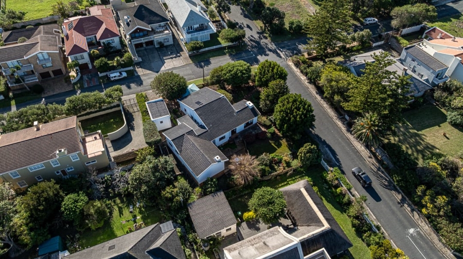 4 Bedroom Property for Sale in Voelklip Western Cape